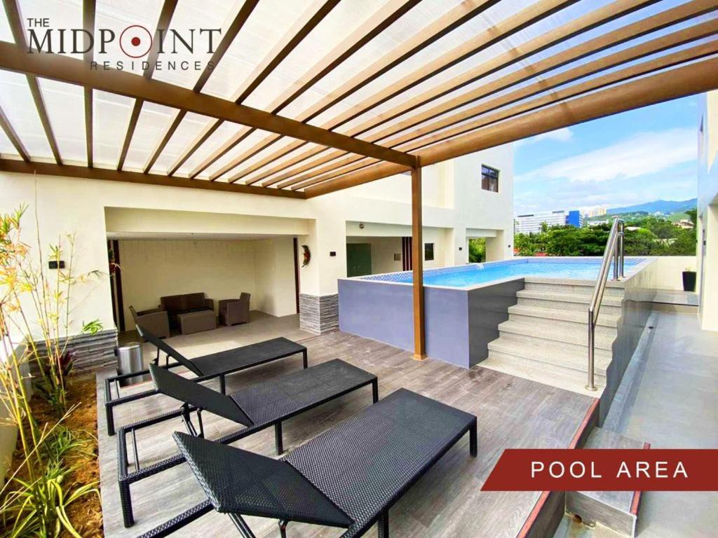 2 Bedroom Condo @ Midpoint Residences W/ City View มันดาเวซิตี้ ภายนอก รูปภาพ